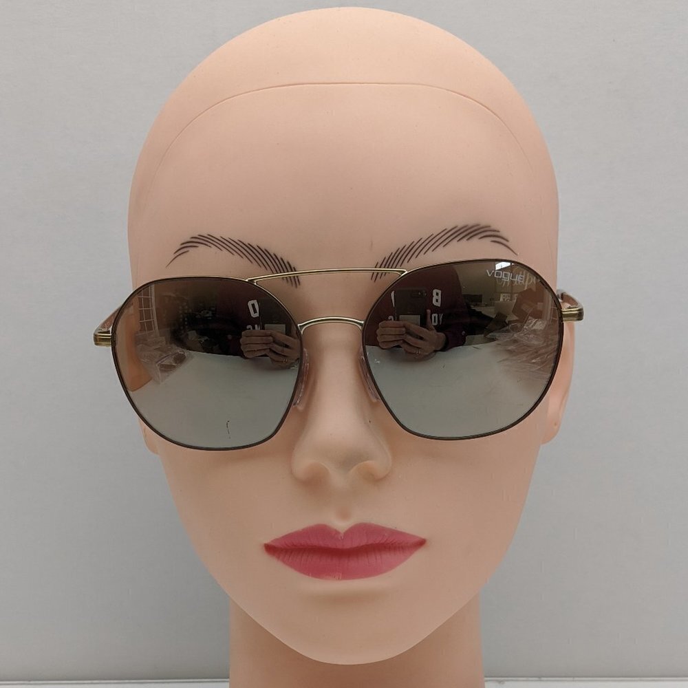 🕶️Vogue VO4022-S 50215A Sunglasses 55/17 135 /KAI138🕶️ - Picture 6 of 7